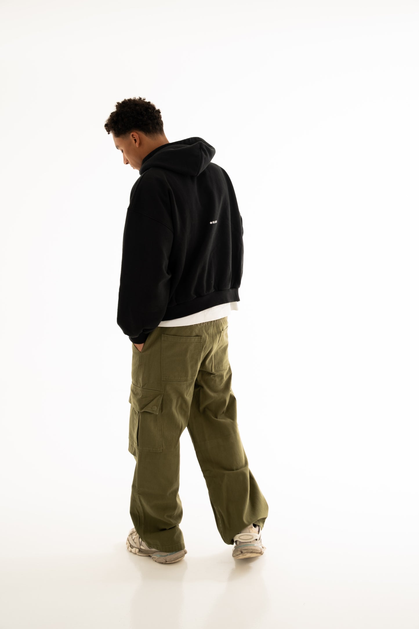 DUSK HOODIE BLACK