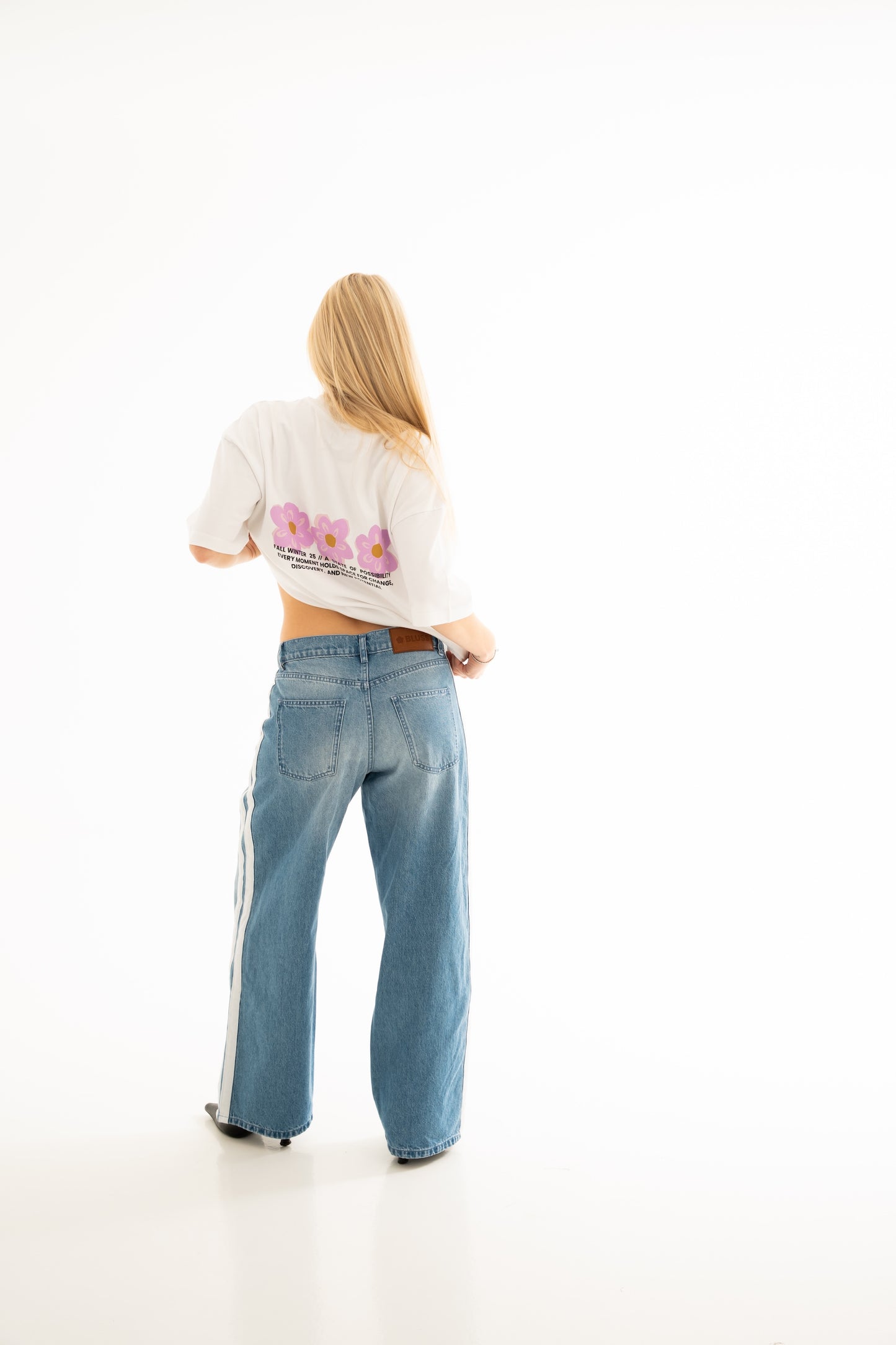 CUTE FLOWER TEE