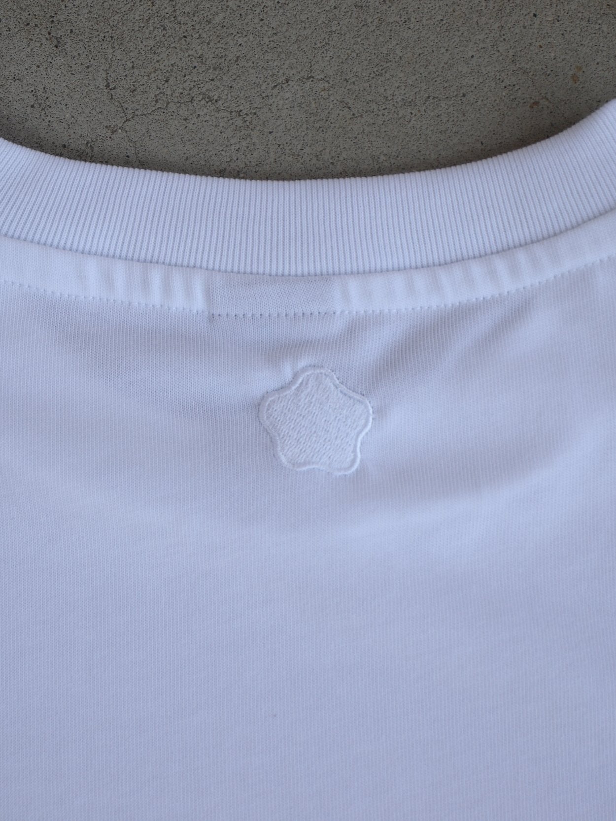 WHITE BLANK TEE